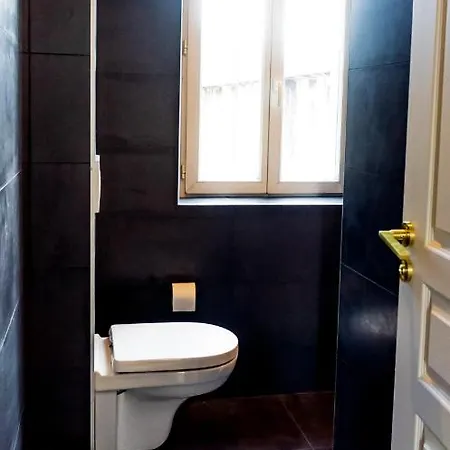 Les Nids Perchés - Rue Sainte Croix *