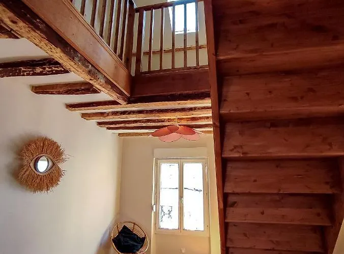 Les Nids Perches - Rue Sainte Croix *